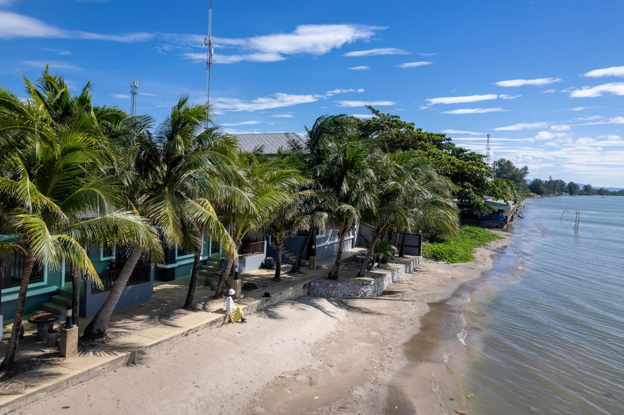 Baan Faa Talaychan Resort Pantai Chao Lao Bagian luar foto