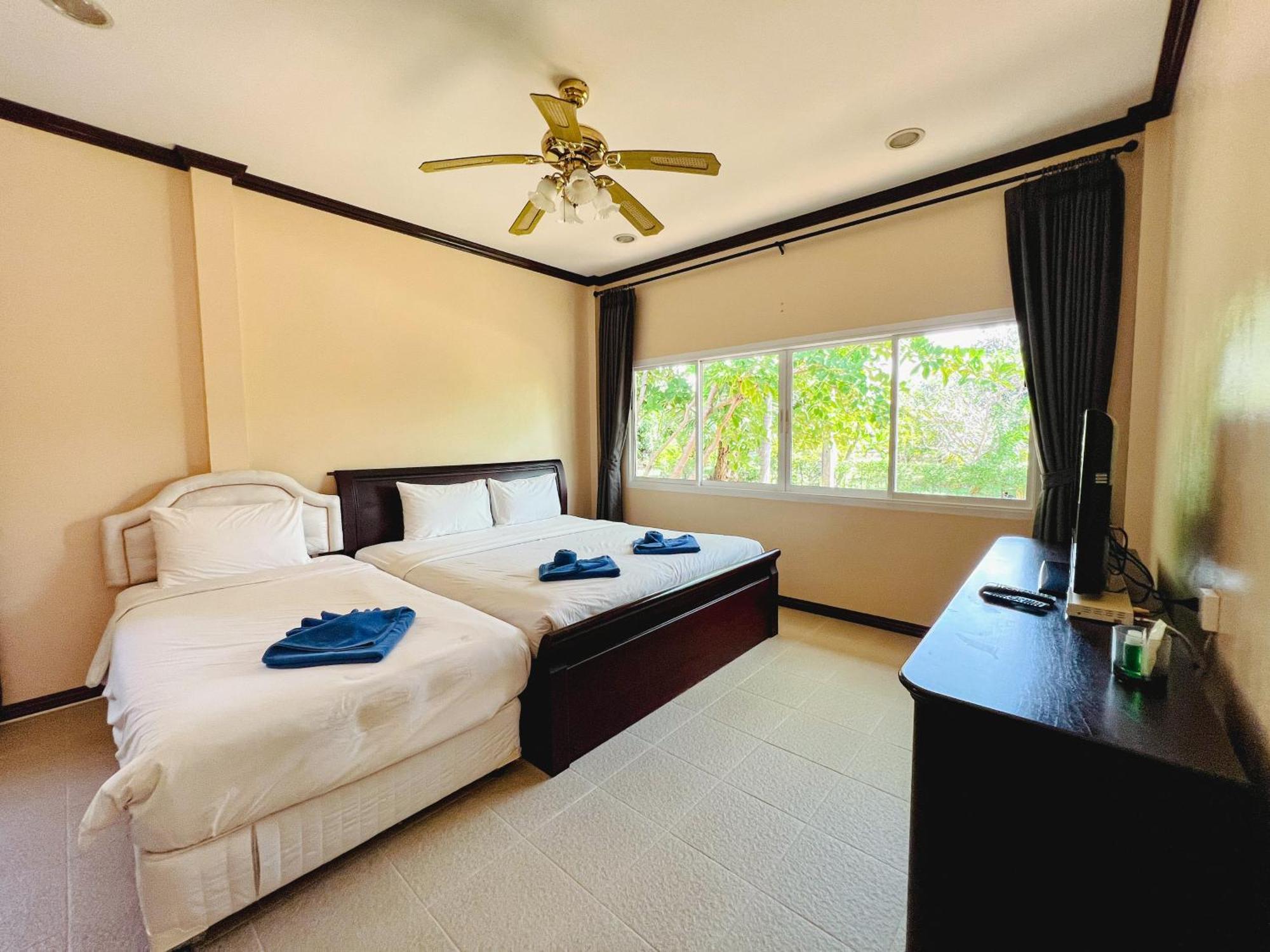Baan Faa Talaychan Resort Pantai Chao Lao Bagian luar foto