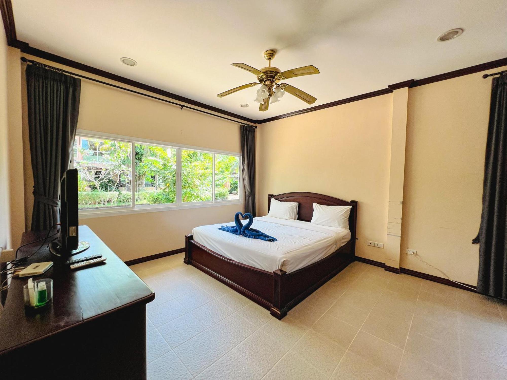 Baan Faa Talaychan Resort Pantai Chao Lao Bagian luar foto