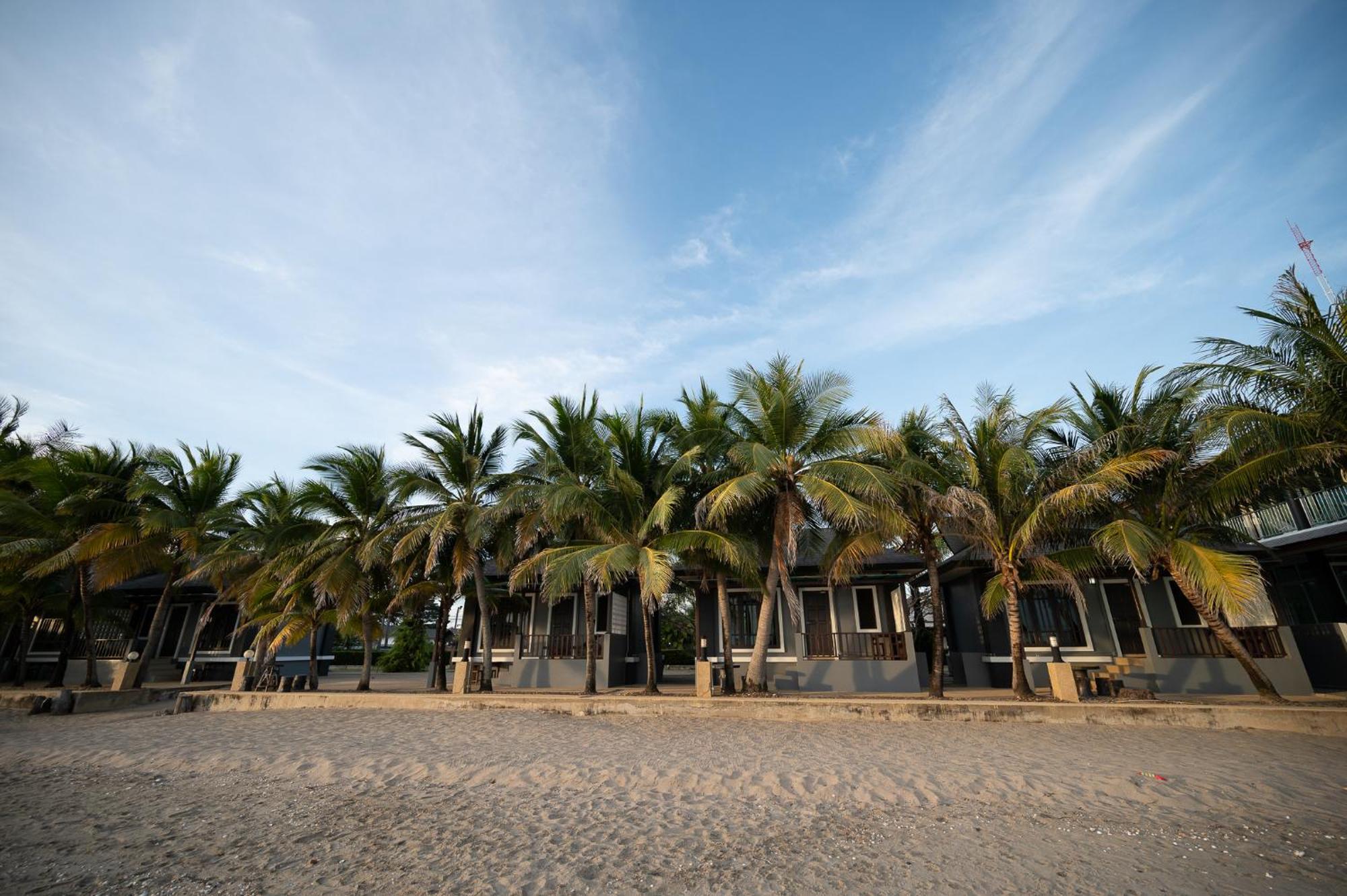 Baan Faa Talaychan Resort Pantai Chao Lao Bagian luar foto