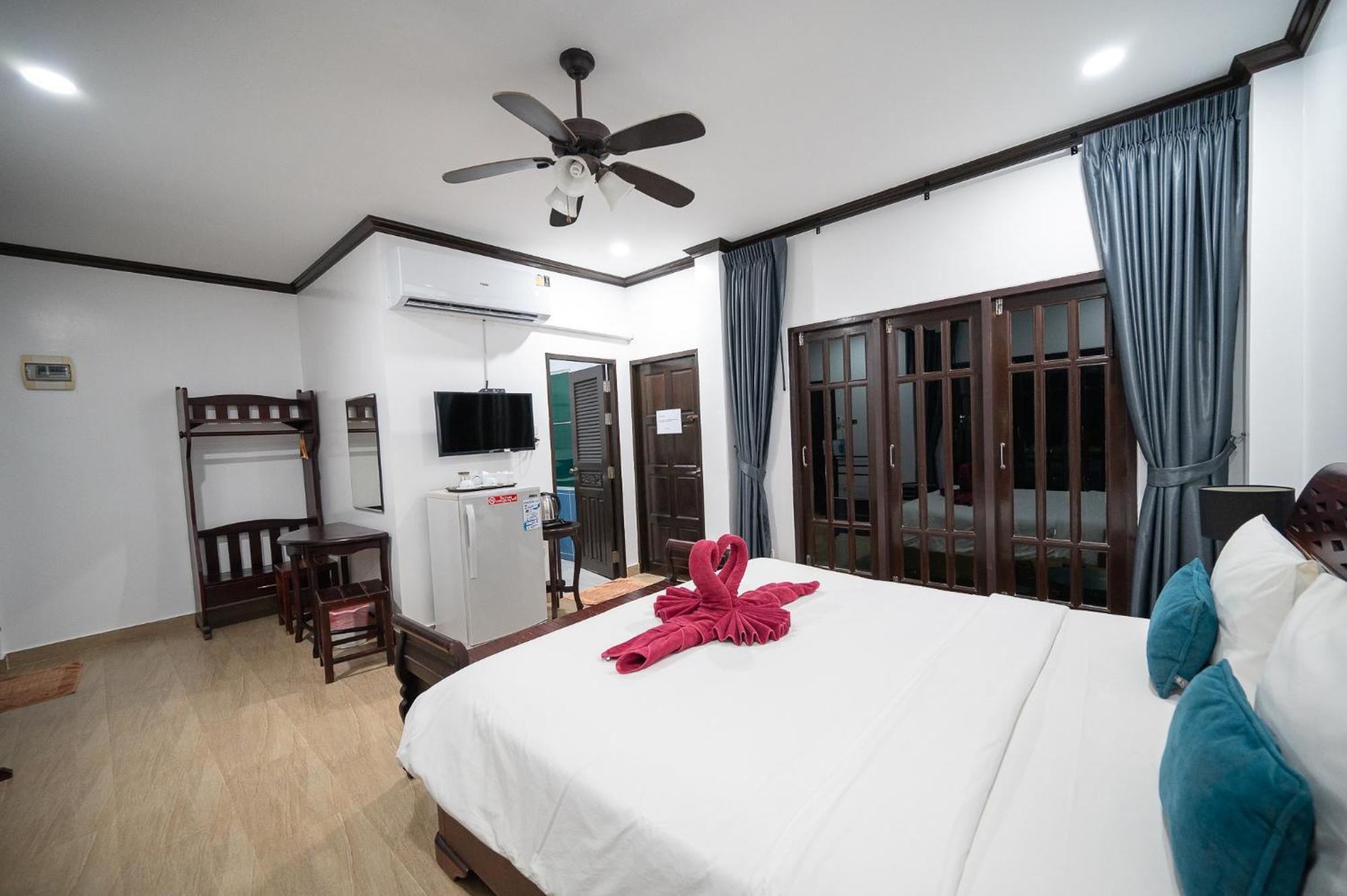 Baan Faa Talaychan Resort Pantai Chao Lao Bagian luar foto