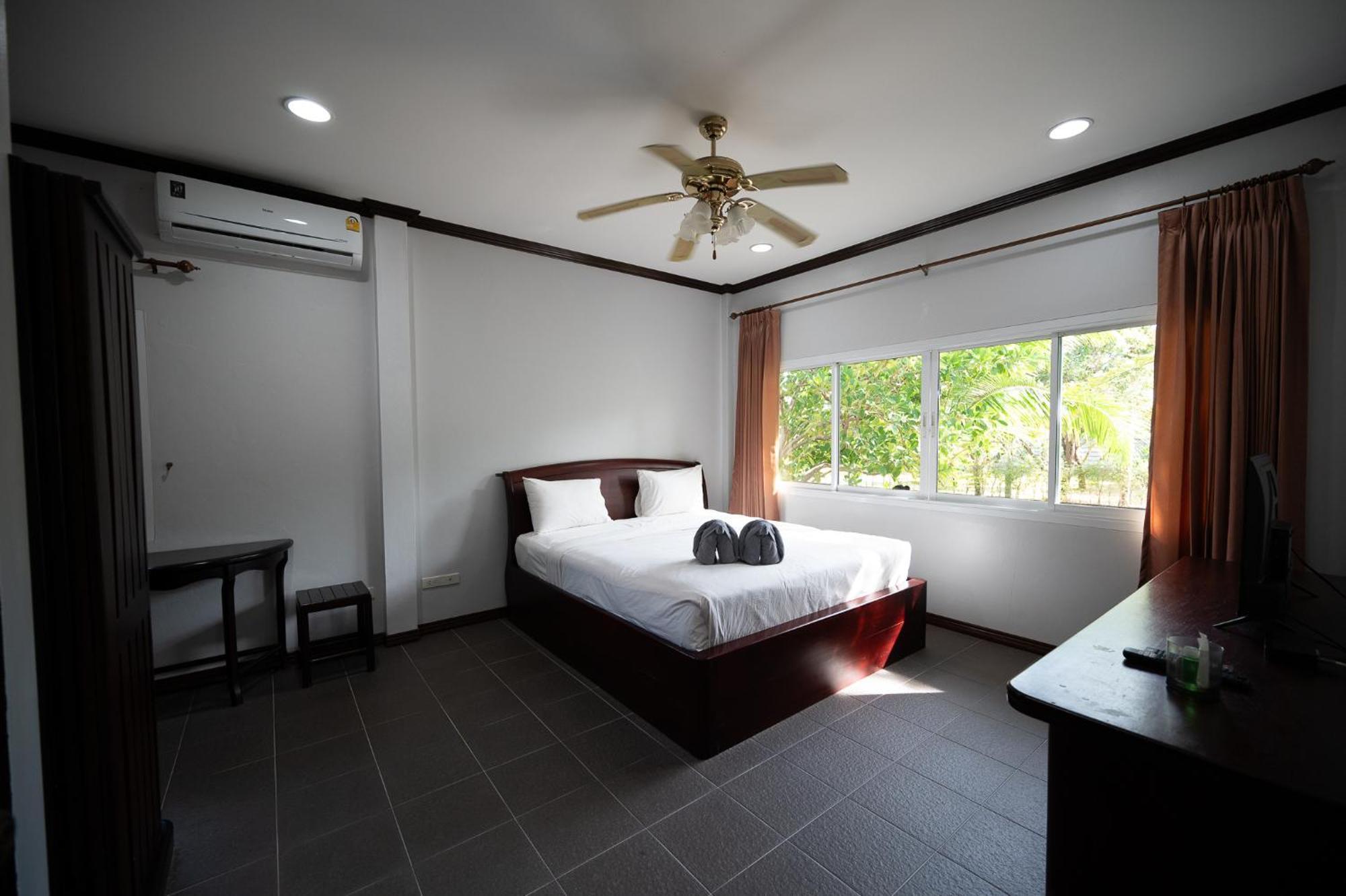 Baan Faa Talaychan Resort Pantai Chao Lao Bagian luar foto