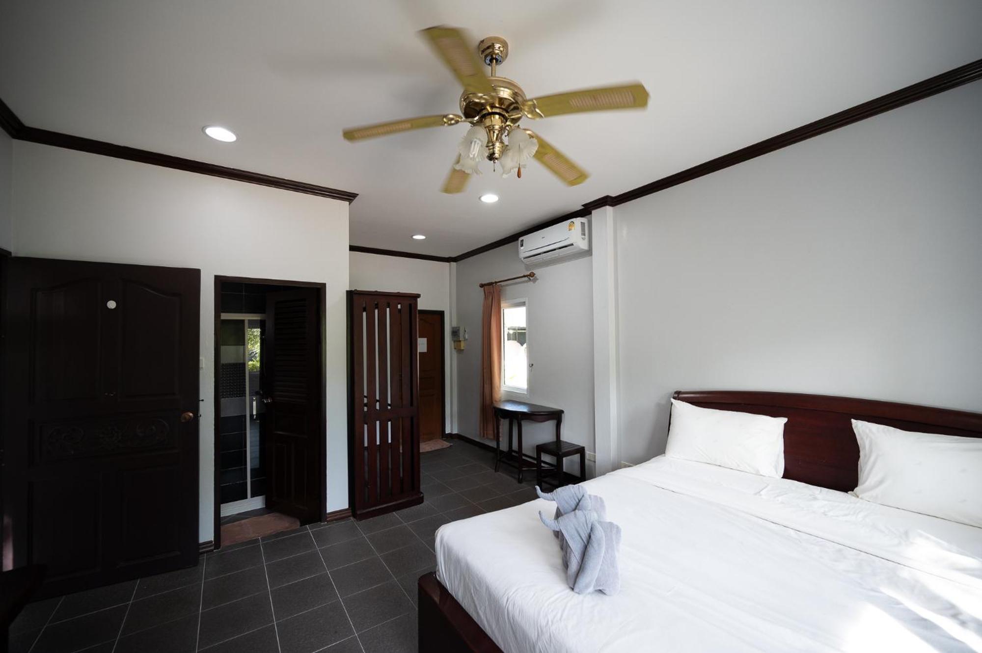 Baan Faa Talaychan Resort Pantai Chao Lao Bagian luar foto